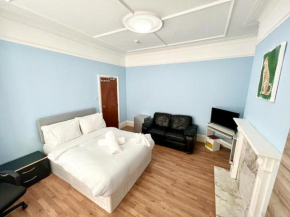 Spacious Double Bedroom!